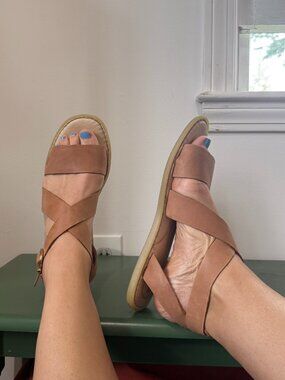 NWOT BORN Criss-Cross Leather Sandal, Size 11